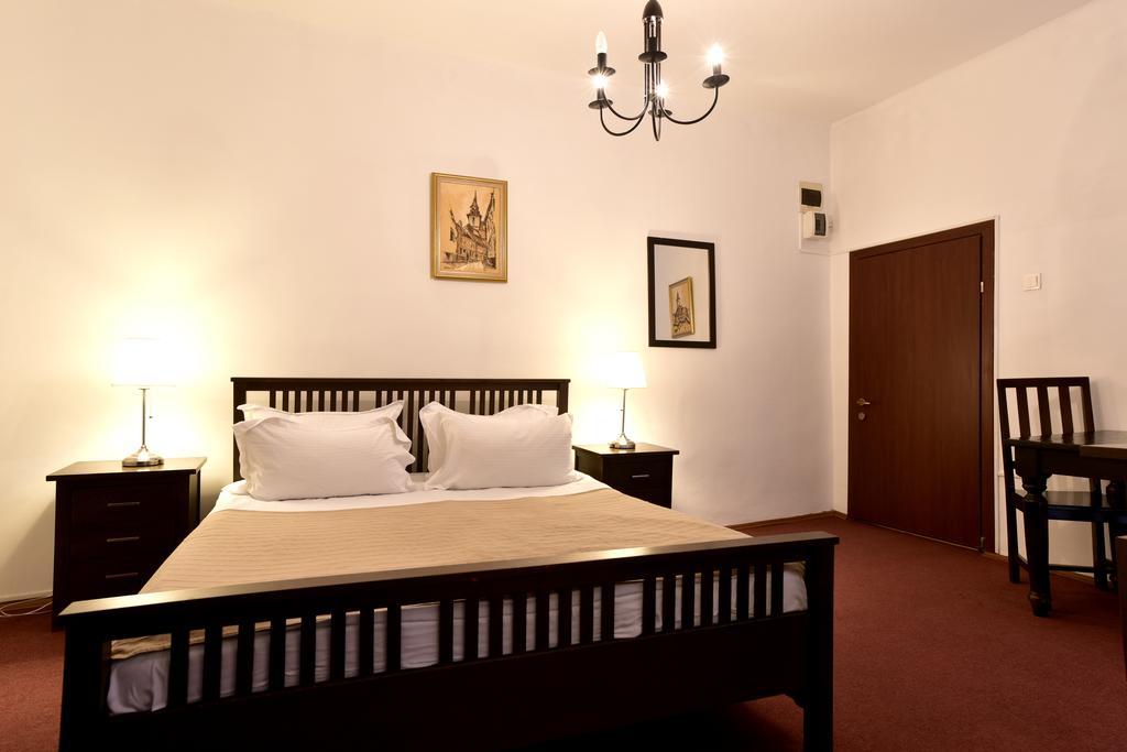 Da Vinci Hotell Braşov Eksteriør bilde