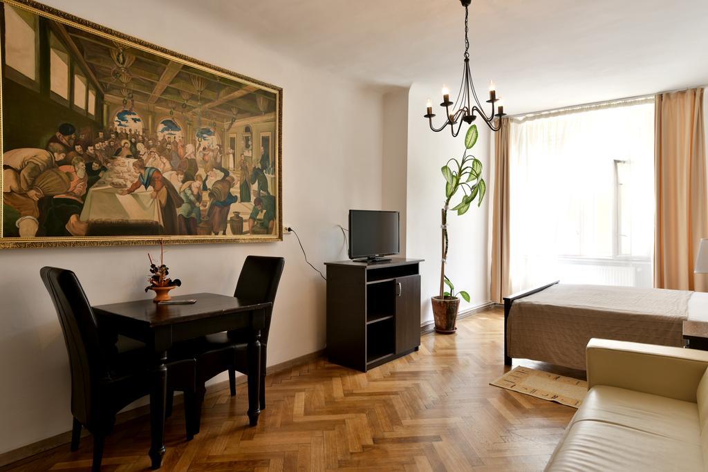 Da Vinci Hotell Braşov Eksteriør bilde
